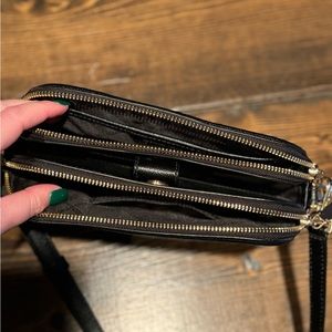 Like new- Michael Kors Crossbody Purse
